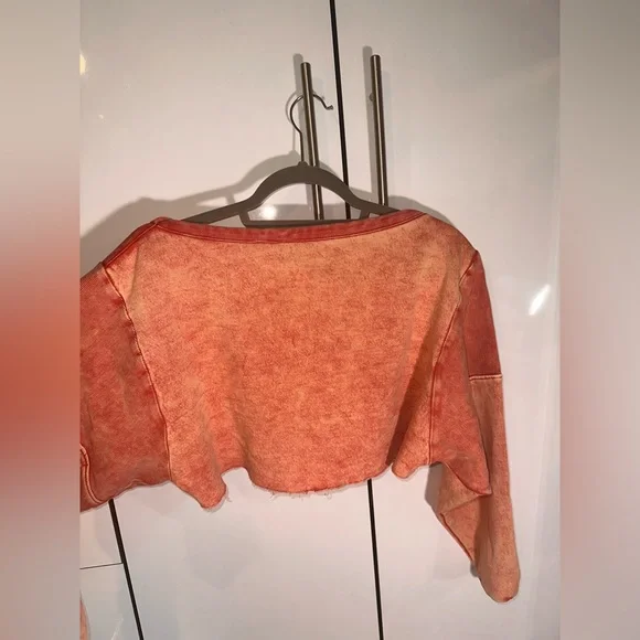 cropped BDG orange sweatshirt! - Picture 3 of 4